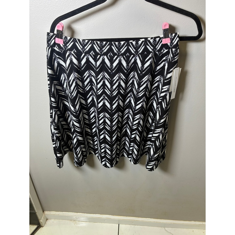 Joe B by Joe Benbasset Black White Chevron Mini Skirt XL 3067126K NWT